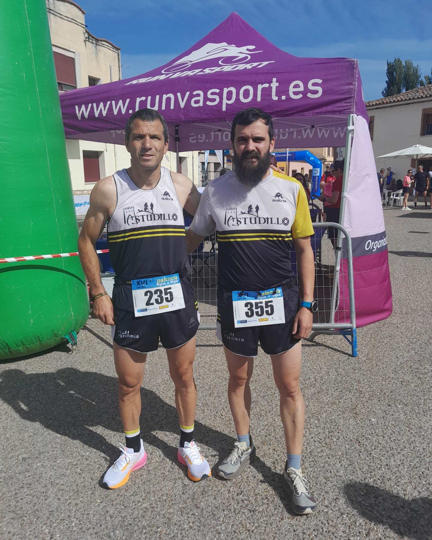 2ª legua del Circuito Diputación de Palencia (Quintana del Puente)

Nueva cita del Circuito Diputación de Palencia, esta vez en Quintana del Puente, donde el Triastudillo volvió a estar representado. En categoría absoluta participaron Sete, Illana y Luismi, aunque este último defendiendo en esta ocasión los colores del Saborea 4 Cantones (Se junta al club poderoso 😄). Además, en las carreras infantiles también tuvimos presencia con Marcos y Lucía. Sete volvió a calzarse las zapatillas apenas una semana después de su participación en el T100 de Llanes, completando la prueba con buenas sensaciones....

https://triatlonastudillo.es/2026/05/2a-legua-del-circuito-diputacion-de-palencia-quintana-del-puente.html