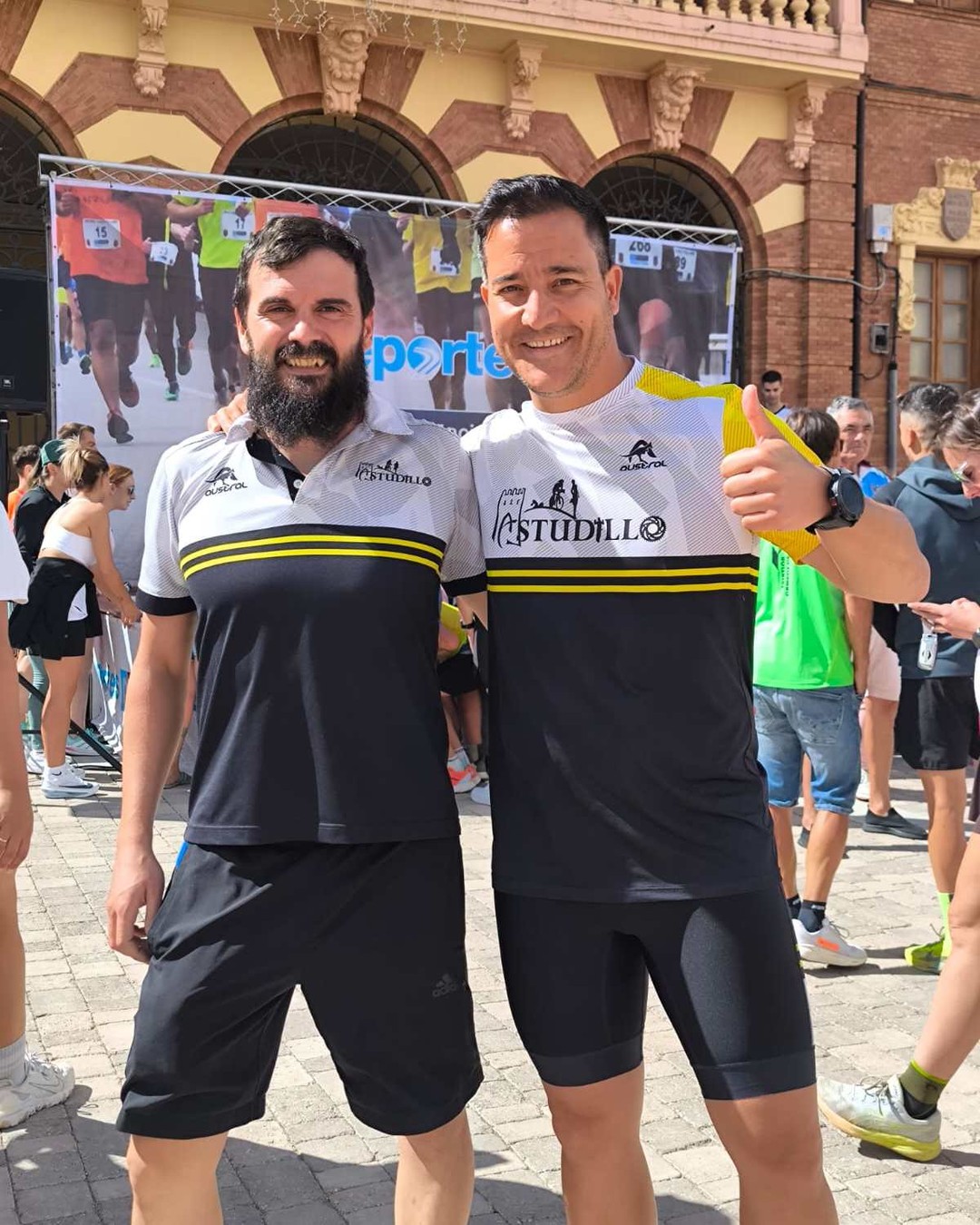 Este domingo estuvimos presentes en la carrera Mariano Haro con tres compañeros del club.👉 Jaime corrió la prueba de 5.000 metros, haciendo una gran carrera.👉 En los 10.000 metros participaron Sete y Cayón. Sete estuvo acompañando a un amigo durante toda la prueba, mientras que Cayón completó la distancia con muy buenas sensaciones. Un día de deporte, buen ambiente y mucho compañerismo. ¡Enhorabuena a todos! 🏃‍♂️🎉

https://triatlonastudillo.es/2025/09/10000-de-mariano-haro.html