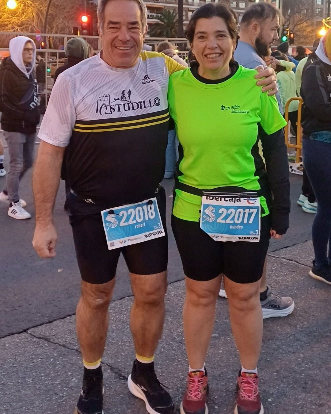 5k Ibercaja, en la ciudad del running “la carrera más rápida del mundo”

Comienza el año con la carrera “quema turrones” así llamamos Lourdes y yo a la primera carrera del año. La ciudad del running inició el año por todo lo grande, 20 récords se batieron en la 10k Ibercaja, 2 europeos y 18 nacionales (y unos 250 atletas bajaron de 30 minutos en esta distancia) la 10K Valencia Ibercaja puede presumir de tener en su poder los récords del mundo femenino y masculino, los récords de Europa masculino y femenino y el récord de España masculino....

https://triatlonastudillo.es/2026/01/5k-ibercaja-en-la-ciudad-del-running-la-carrera-mas-rapida-del-mundo.html