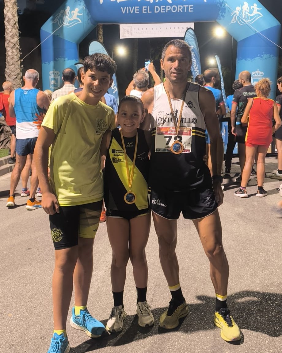 6ª CARRERA SENDEROS DEL MAR (FUENGIROLA)

El sabado pasado tras acabar el Triastudillo, la idea era ir de vacaciones a descansar, pero tras 5 días de descanso el cuerpo me pide movimiento, el sábado por la mañana, dando un paseo por la orilla del mar, me acordé de Lelu, cuando decía que se apuntaba hasta una carrera de sacos, pues así lo hice, había carrera de sacos en la playa y participé, ganando una CRUZCAMPO....

https://triatlonastudillo.es/2026/07/6a-carrera-senderos-del-mar-fuengirola.html