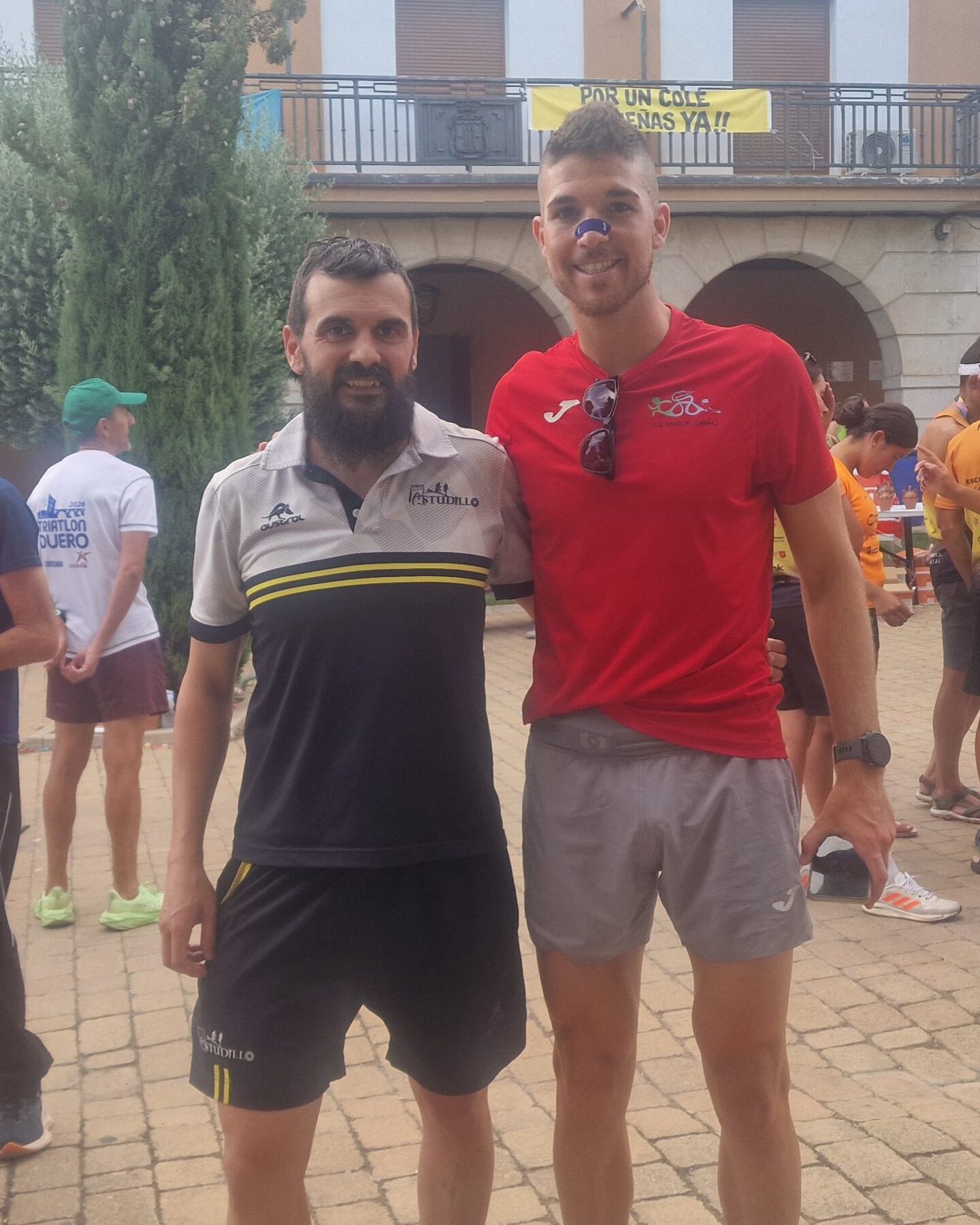 Triatlón Dueñas

Nueva cita con el triatlón provincial en Dueñas, una prueba dura que volvió a exigir el máximo a todos los participantes. Sete volvió a defender con orgullo los colores del Club Triatlón Astudillo. Como suele ser habitual en él, la natación no fue su mejor segmento y salió en los puestos de atrás, aunque la corriente a favor del canal ayudó a mitigar las diferencias....

https://triatlonastudillo.es/2026/07/triatlon-duenas.html