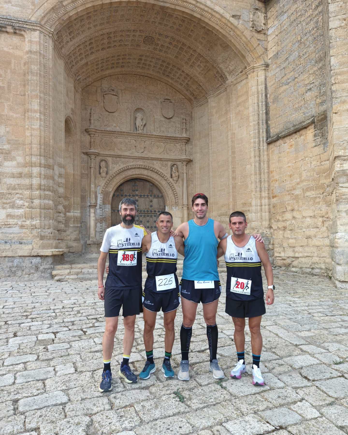 El 15 de agosto de 2025 fue una de esas tardes que se quedan grabadas en la memoria. Como miembro del Club Triatlón Astudillo, tuve la suerte de participar, junto a otros tres compañeros del club, Illana Chiru y Luismi en la carrera popular de Santoyo. Una cita que, aunque sencilla en apariencia, tiene ese encanto especial de las pruebas de pueblo: cercanía, ambiente familiar y la sensación de que todo el mundo te anima, aunque no te conozca....

https://triatlonastudillo.es/2025/08/carrera-popular-santoyo.html